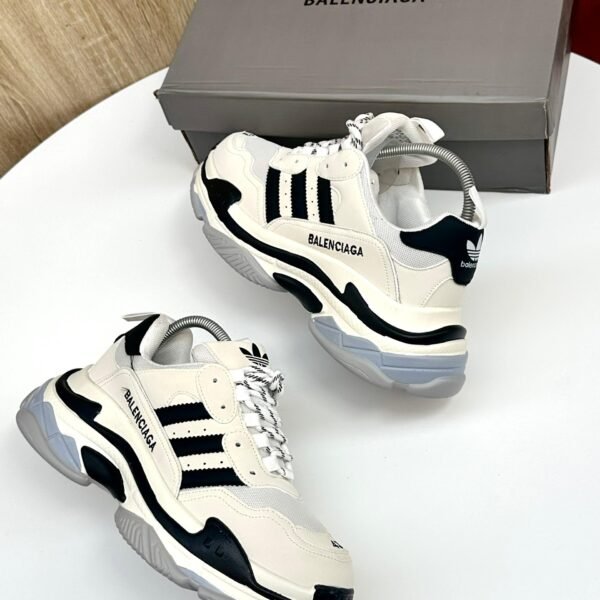 Balenciaga Triple S Sneaker in White/Black