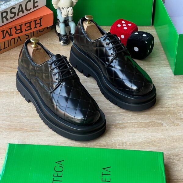 Bottega Veneta Leather Shoe