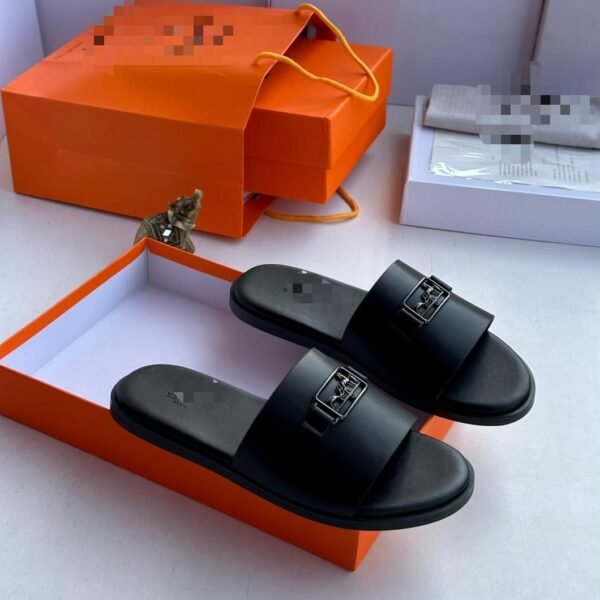 Hermès  Leather Slides – Matte Black