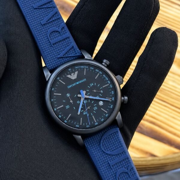ARMANI LUXURY WATCH WITH RUBBER STRAP