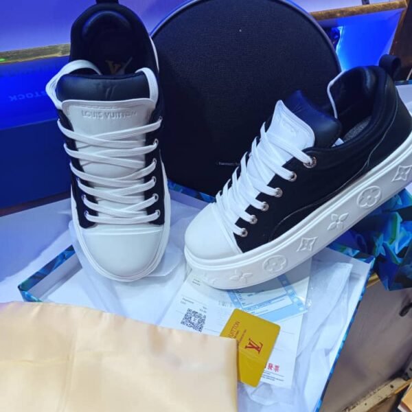 Louis Vuitton Classic  Sneakers – Black & White